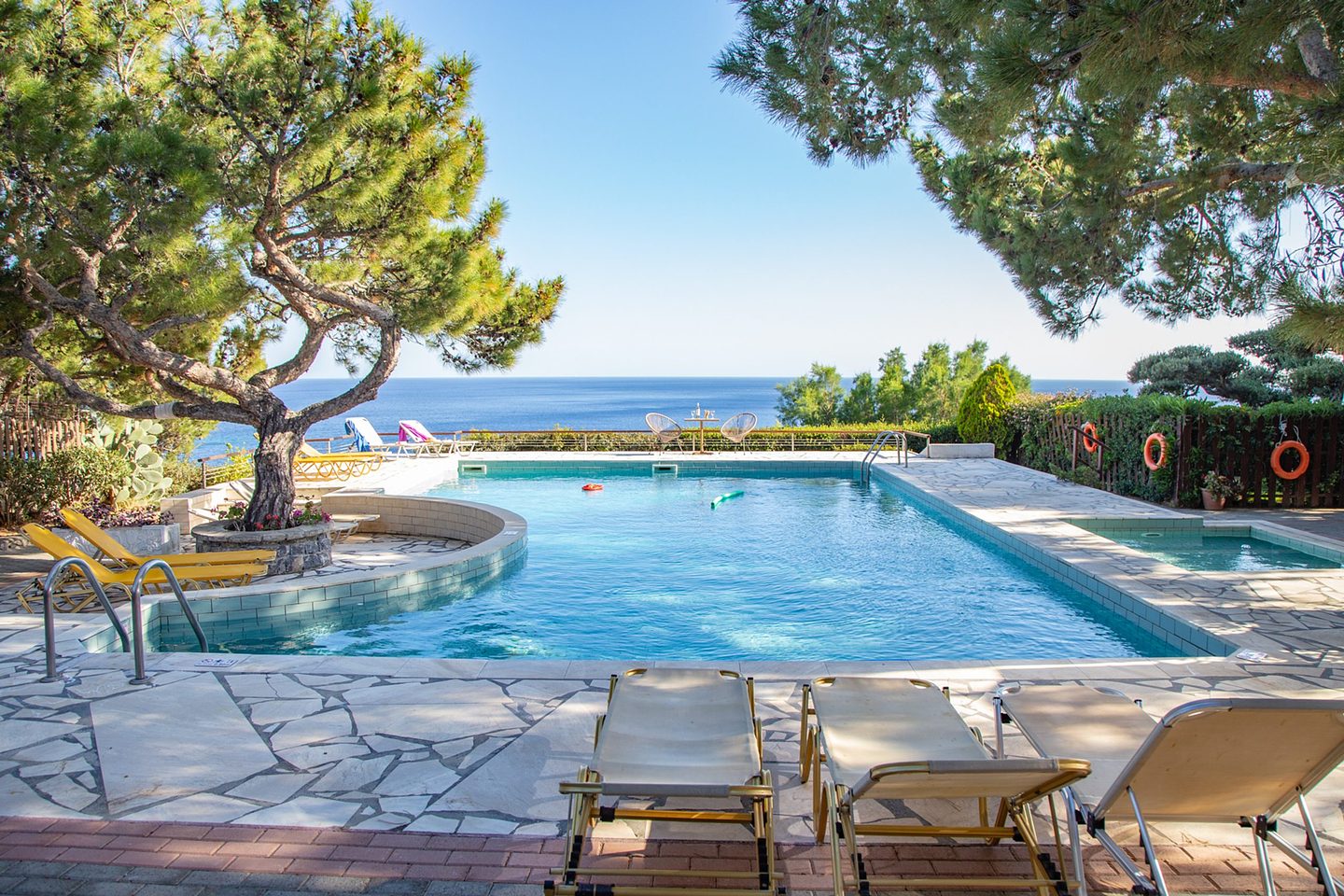 Pool and gardens 33