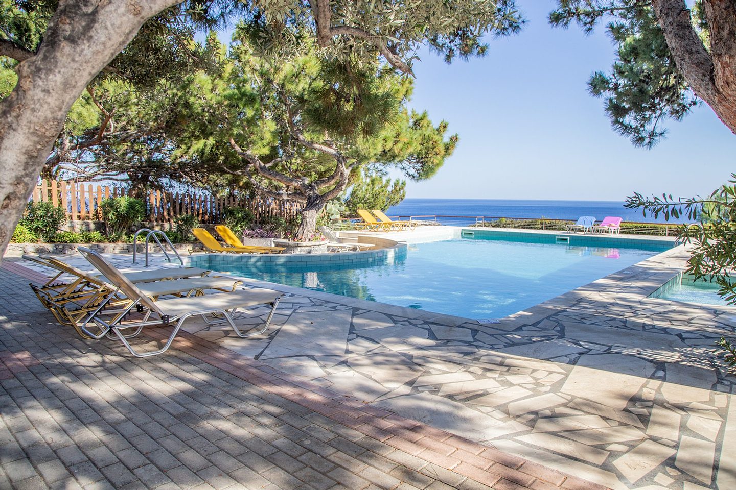 Pool and gardens 7