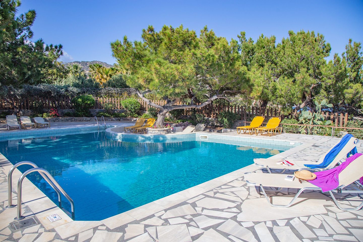 Pool and gardens 13